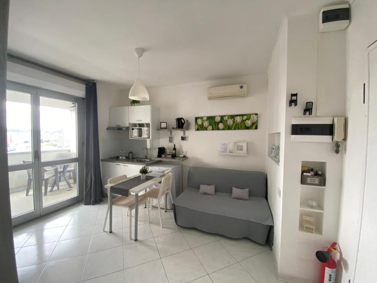 Апартаменты Vesucharme Flat Неаполь Экстерьер фото